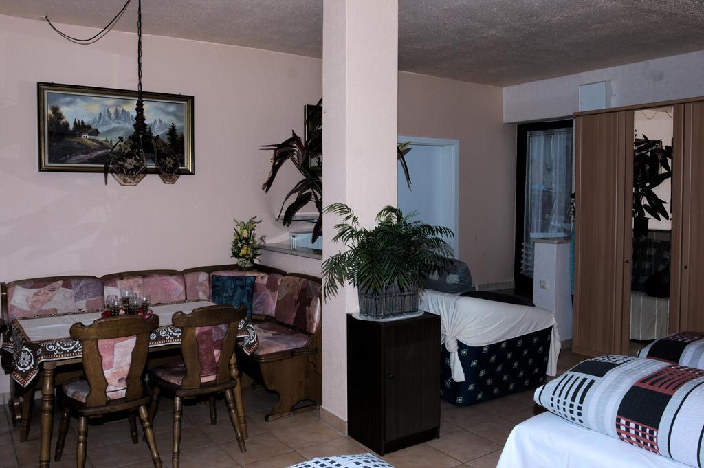 Caruso Pension Und Pizzeria Salzweg Exterior foto